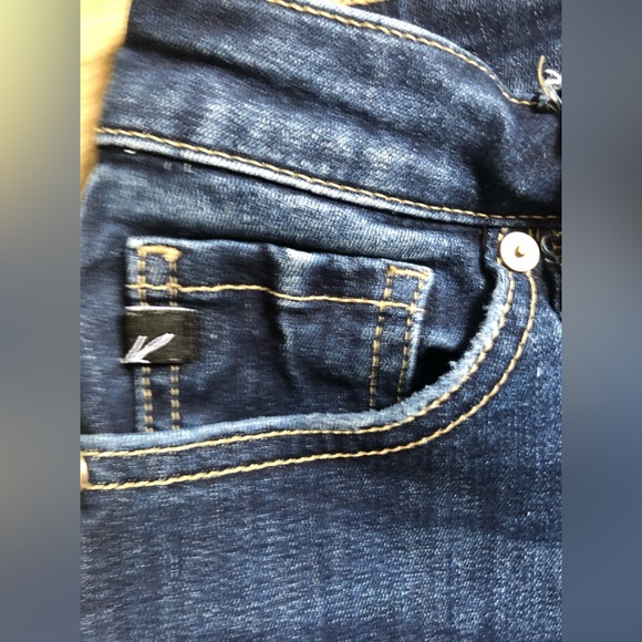 Like New KanCan Jean Shorts - Picture 3 of 8